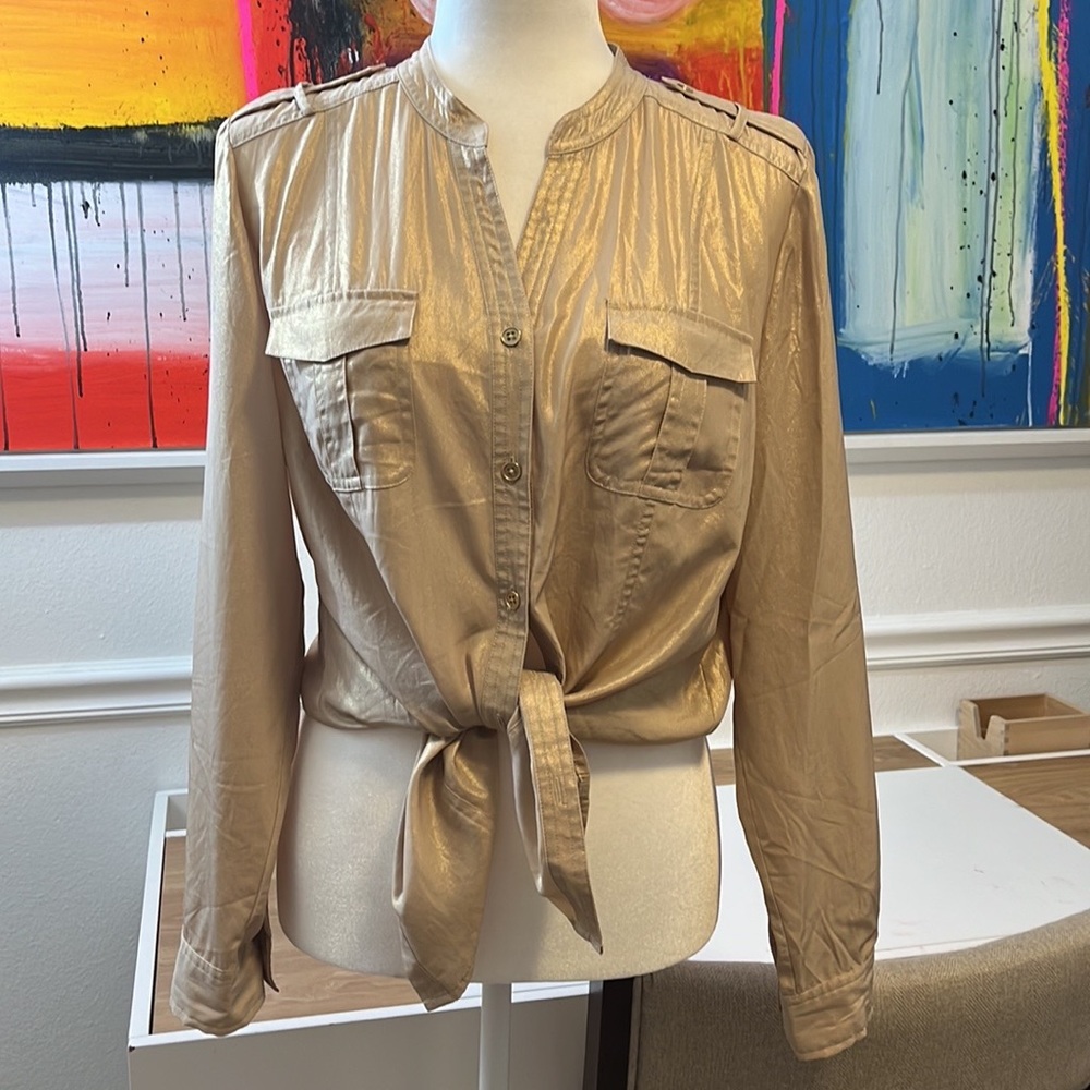 Beautiful lightweight long sleeve blouse